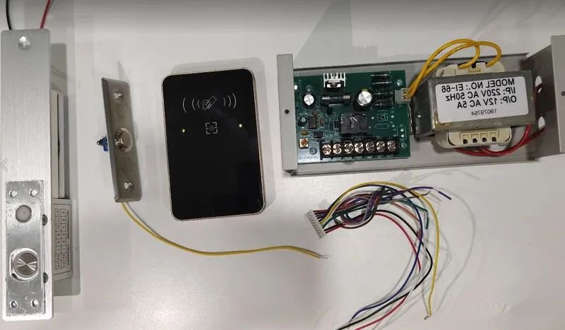 電插鎖和門禁一體機(jī)通用接線方式(圖1)